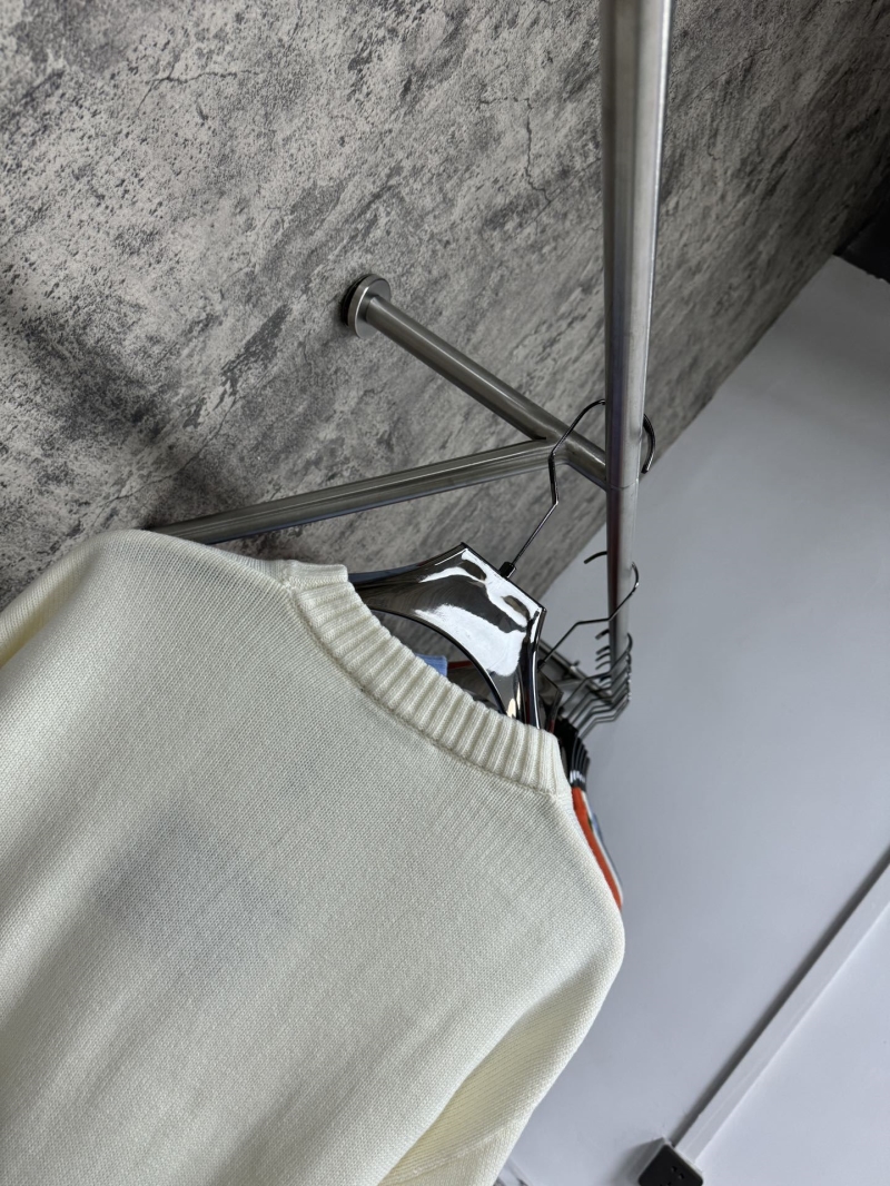 Pra*a sweater
